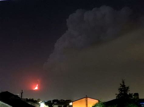 Etna Nuovo Parossismo Nella Notte Del Solstizio D Estate Fontana Di