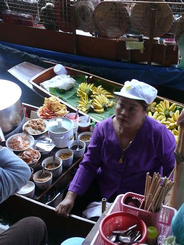 Deep Dish Dreams: Bangkok Floating Market Food