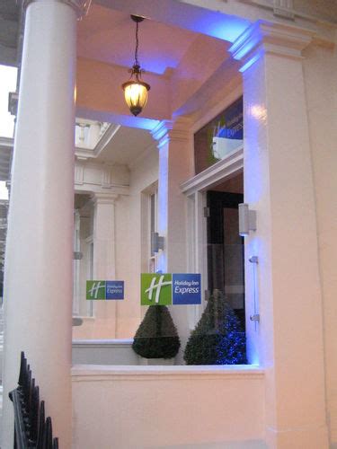 Holiday Inn Express London - Victoria - Hotels in Westminster SW1V 2BJ - 192.com