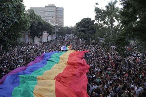 Fotos Parada Do Orgulho Lgbt Re Ne Mil Pessoas Em Bh