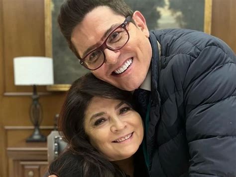 Así es la relación de Victoria Ruffo y Ernesto Laguardia en Corona de