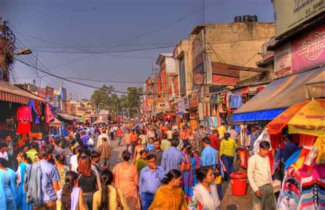 15 Cheapest Shopping Places In Delhi 2023