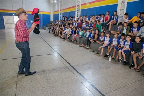 Projeto ‘ecoração Leva O Saci Pererê às Escolas Para Falar De Meio