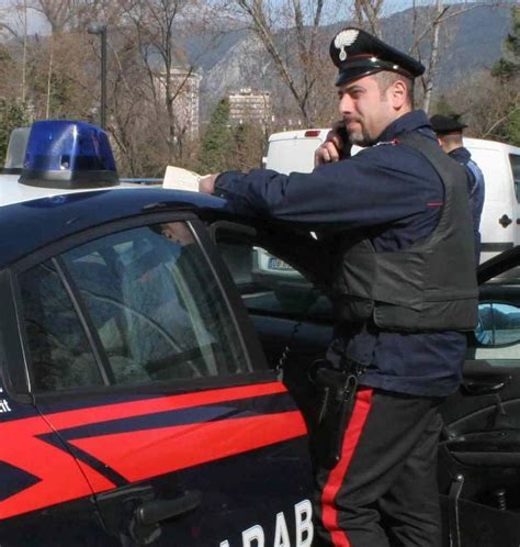 Vandali In Azione Tagliate Le Gomme A Auto