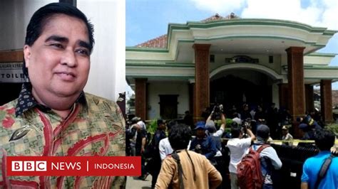 Dimas Kanjeng Divonis Tahun Istri Korban Histeris Di Mana