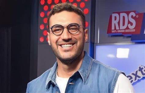 Uomini E Donne Lorenzo Riccardi Sbarca Per La Prima Volta In Radio