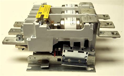 EATON CUTLER HAMMER V201K6CJZ1 V200 V201 Size 6 Vacuum Contactor 120