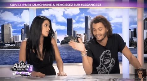 Ayem Nour Expose Sa Poitrine Gonfl E Bloc Dans Un Micro Bikini Ses
