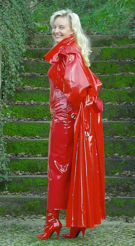 Long Shiny Red Pvc Trenchcoat Rimo Regenmode Regenjassen Regenjas