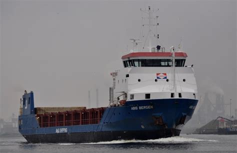 Drunk captain grounds cargo ship in Rostock port, Germany - VesselFinder