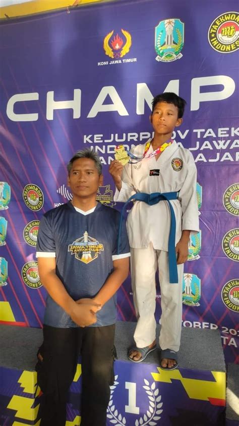 M Irsyad Dari Sdit Al Uswah Raih Juara Di Kejurprov Taekwondo Al