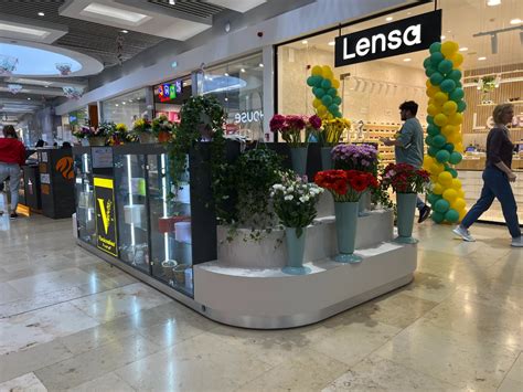 Insulă Flori Floralcreations mobilier si solutii pentru farmacii