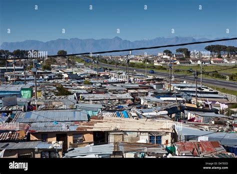 Ein Blick auf Häuser in Philippi Township, einem Slum wohnen in ...