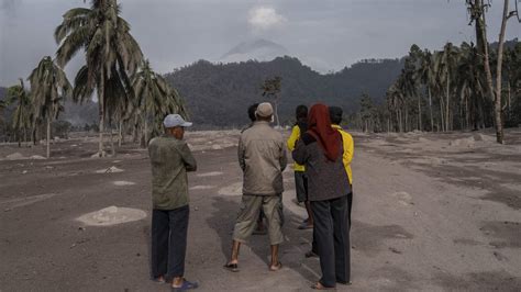 Al Menos 14 Muertos Por La Erupción Del Volcán Indonesio Semeru