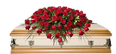 C Red Rose Casket Pringle Petals