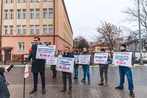 Konferencja Prasowa Pos A Konrada Frysztaka Zdj Cia