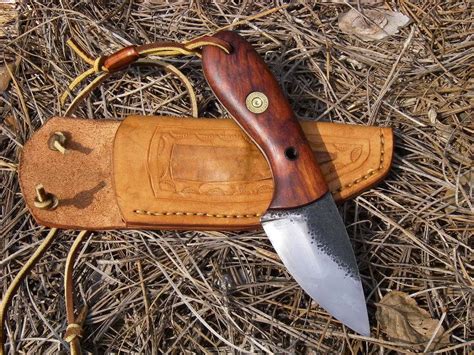 Image Result For Bushcraft Neck Knife Neck Knife Knife Blacksmithing