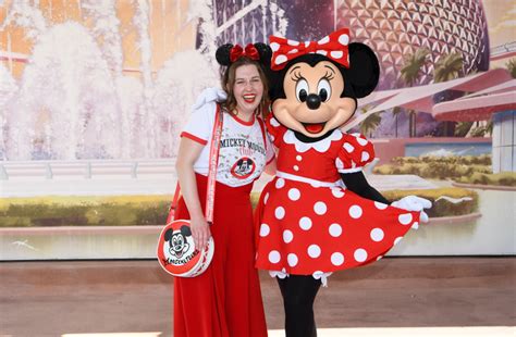 How to Create a Mouseketeer-Inspired Outfit for a Disney Trip - This ...