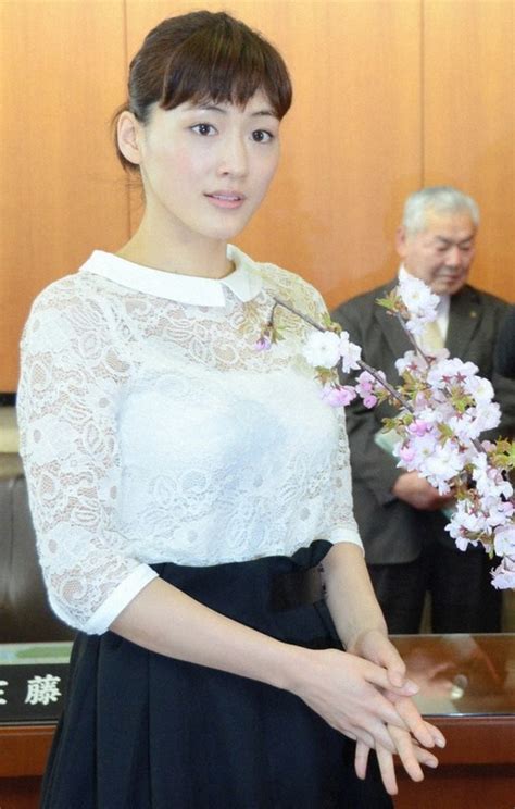 写真特集 桜の「はるか」、会津まつり綾瀬はるかさんと福島 写真特集116 毎日新聞