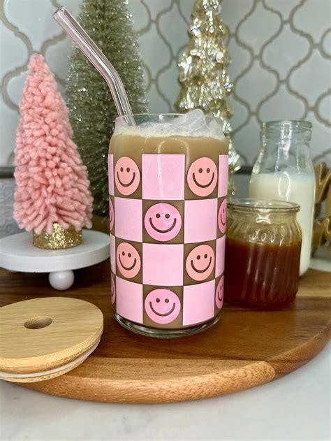 Checkered Smiley Peachy Pink Cute Iced Coffee Glass Beer Can Glass