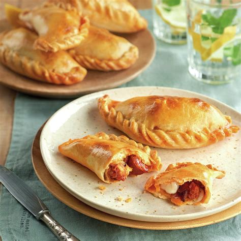 Empanadas Criollas De Chorizo Y Provolone Al Horno