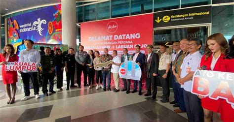 Siaran Pers Menparekraf Apresiasi AirAsia Buka Penerbangan Langsung