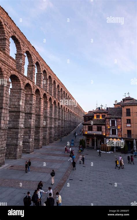 Segovia Espa A De Febrero De El Antiguo Acueducto Romano De