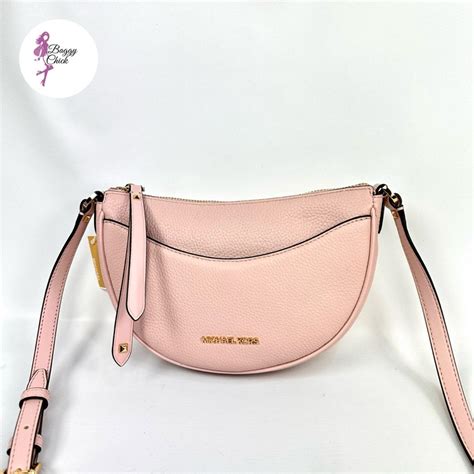 Jual MICHAEL KORS DOVER Small Half Moon Crossbody Powder Blush Shopee