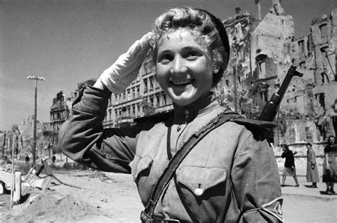 немыслимые строчки: женская гимнастерка 1941-1945 фото