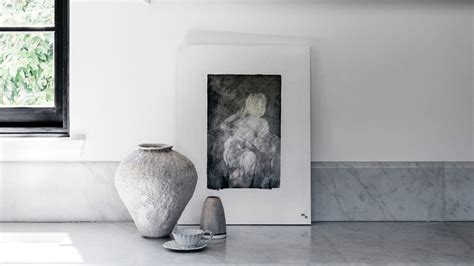 Arent And Pyke Updates Home For A Gallerist With Monochromatic Rooms