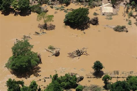 Piogge Torrenziali In Brasile 18 Morti Nello Stato Di Bahia Case