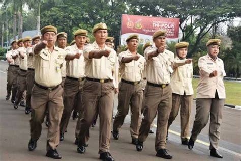 BUBAR JALAN PNS TNI POLRI Ini Tidak Masuk Daftar Penerima Gaji 13