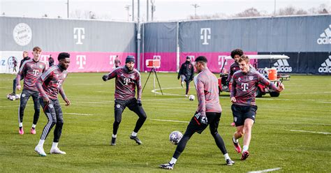 Video Abschlusstraining Vor FC Bayern Paris Saint Germain