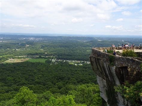 The Incredible Scenic Lookout That Lets You See Into Different States