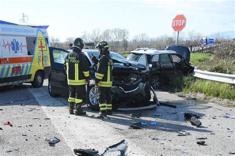 Grosseto Schianto Tra Due Auto Sull Aurelia Quattro Feriti