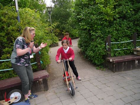 Horsley Woodhouse Primary School