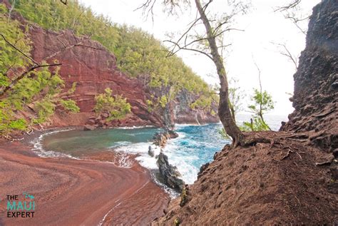 Kaihalulu Red Sand Beach