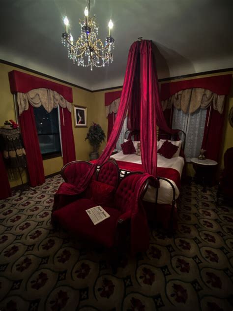 Haunting of the Mizpah Hotel, Nevada - Amy's Crypt