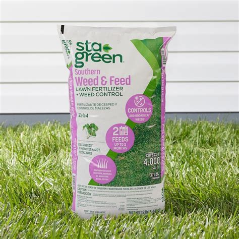 Sta Green Southern Weed And Feed 12 Lb 4000 Sq Ft 22 0 4 Weed And Feed Fertilizer In The Lawn