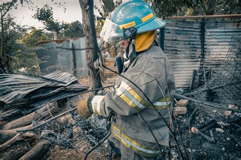 Incendio Destruye Casa De Lámina Y Madera En San José Zapotitán