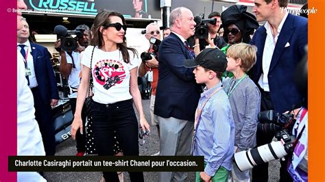 Raphaël Elmaleh très chic avec sa maman Charlotte Casiraghi le fils