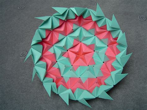 Large Icosahedron - Origami by Michał Kosmulski