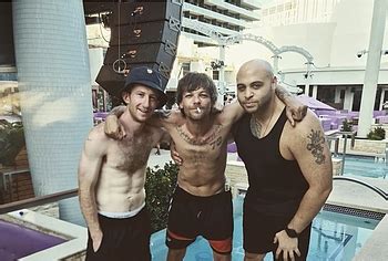 Louis Tomlinson Shirtless And Underwear Pics Gay Male Celebs