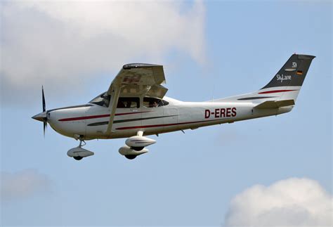 Sportflugzeuge Cessna Skylane Fotos Flugzeug Bild De