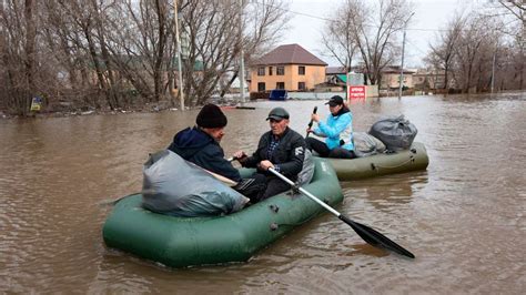 Hochwasser Russisches Flutgebiet Wasser erreicht neuen Höchststand