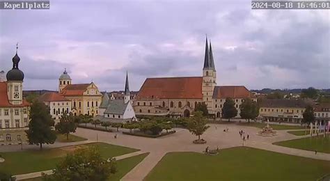 Webcam Altötting Kapellplatz mit Gnadenkapelle Webcam Galore