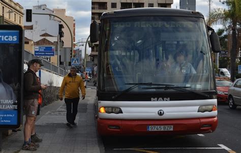 La línea de guagua que comunica la capital con el aeropuerto amplía sus