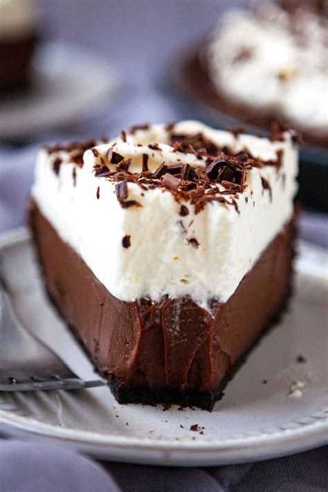 Seriously the BEST Chocolate Cream Pie Recipe (VIDEO) | Foodtasia