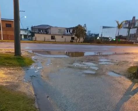 VÍDEO Morador de Navegantes pede à Prefeitura que faça manutenção em