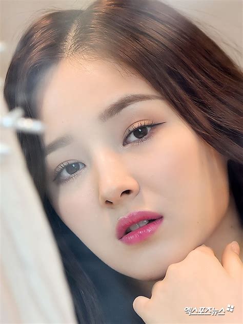 Nancy Momoland Profile Pic Claudecuevas